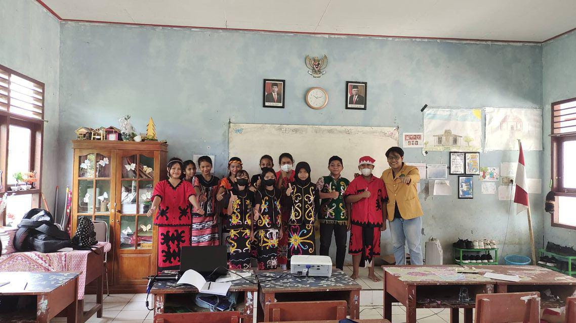 Foto : Tari Hudoq Dibawakan ole Anak Adat Dayak Bahau di Desa Tering Lama