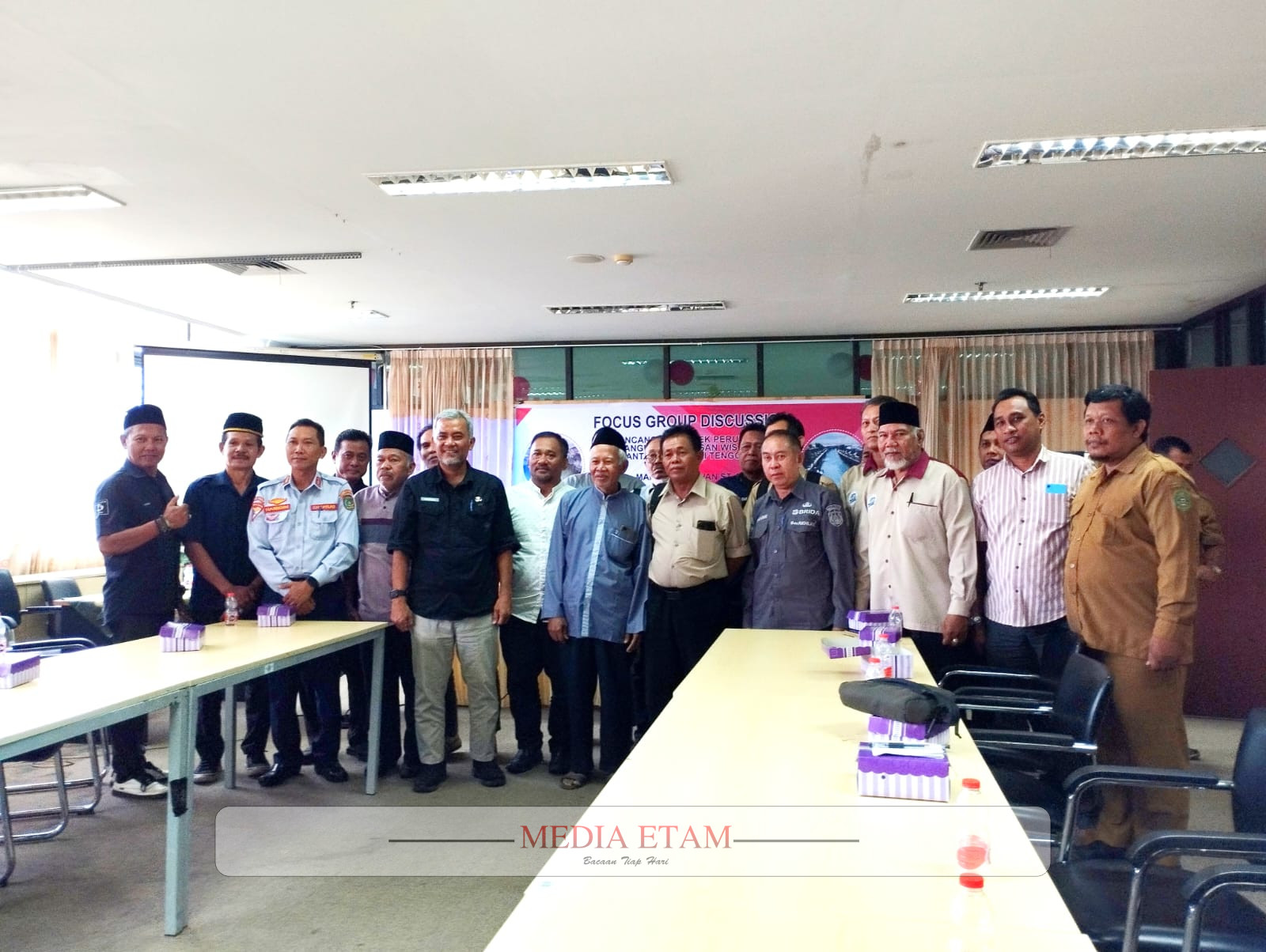 FGD Rencana Pembangunan Kawasan Wisata Bantaran Sungai Tenggarong. (Indah, Mediaetam.com)