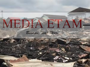 20 Bangunan Rumah Warga yang hangus terbakar. (Indah, Mediaetam.com) 20 Bangunan Rumah Warga yang hangus terbakar. (Indah, Mediaetam.com)
