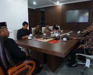 Pertemuan Bupati Edi Damansyah dengan para komisioner Bawaslu (Foto: Istimewa)