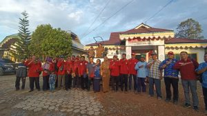 Penyerahan Bantuan kepada para petani (foto Istimewa)