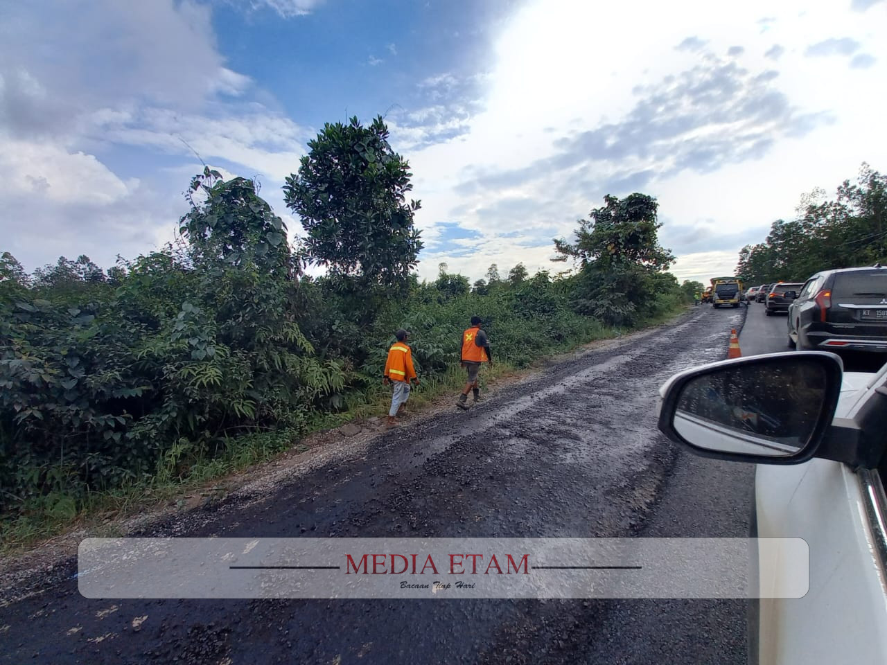 Perbaikan di salah satu ruas jalan Kaltim