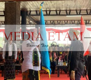 Prosesi pelantikan pengurus Ikamba cabang Kutai Barat (Foto: Istimewa/Mediaetam.com).
