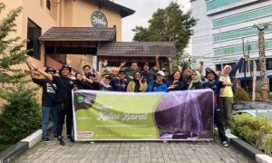 Rombongan Dinas Pariwisata Kaltim bersama awak media dan agen travel Kaltim saat berkunjung ke Kutai Barat (Foto: Iswanto/Mediatama.com).