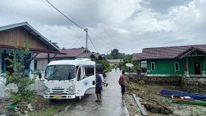 Kampung Teluk Alulu, Pulau Maratua yang baru saja mendapatkan listrik PLN pada 2023 ini. (Mediaetam.com)