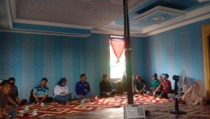 Foto : Baharuddin Demmu Saat Melaksanakan Reses di Desa Salo Cella, Kecamatan Muara Badak, Kutai Kartanegara (Mujahid/Mediaetam.com)