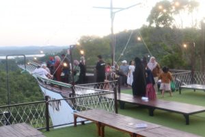 Objek wisata Negeri Jahetan Layar di Kutai Lama yang dikunjungi tim penilai panji-panji keberhasilan bidang pariwisata Kaltim/Foto: Istimewa/Mediaetam.com).