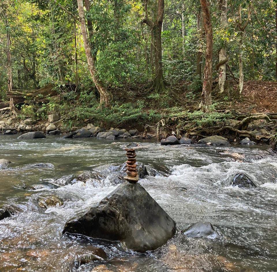 Kondisi air di wisata Batuq Bura saat musim kemarau (Foto: Iswanto/Mediaetam.com).