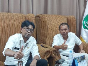 Kepala Dispora Kaltim Agus Hari Kesuma (kiri)