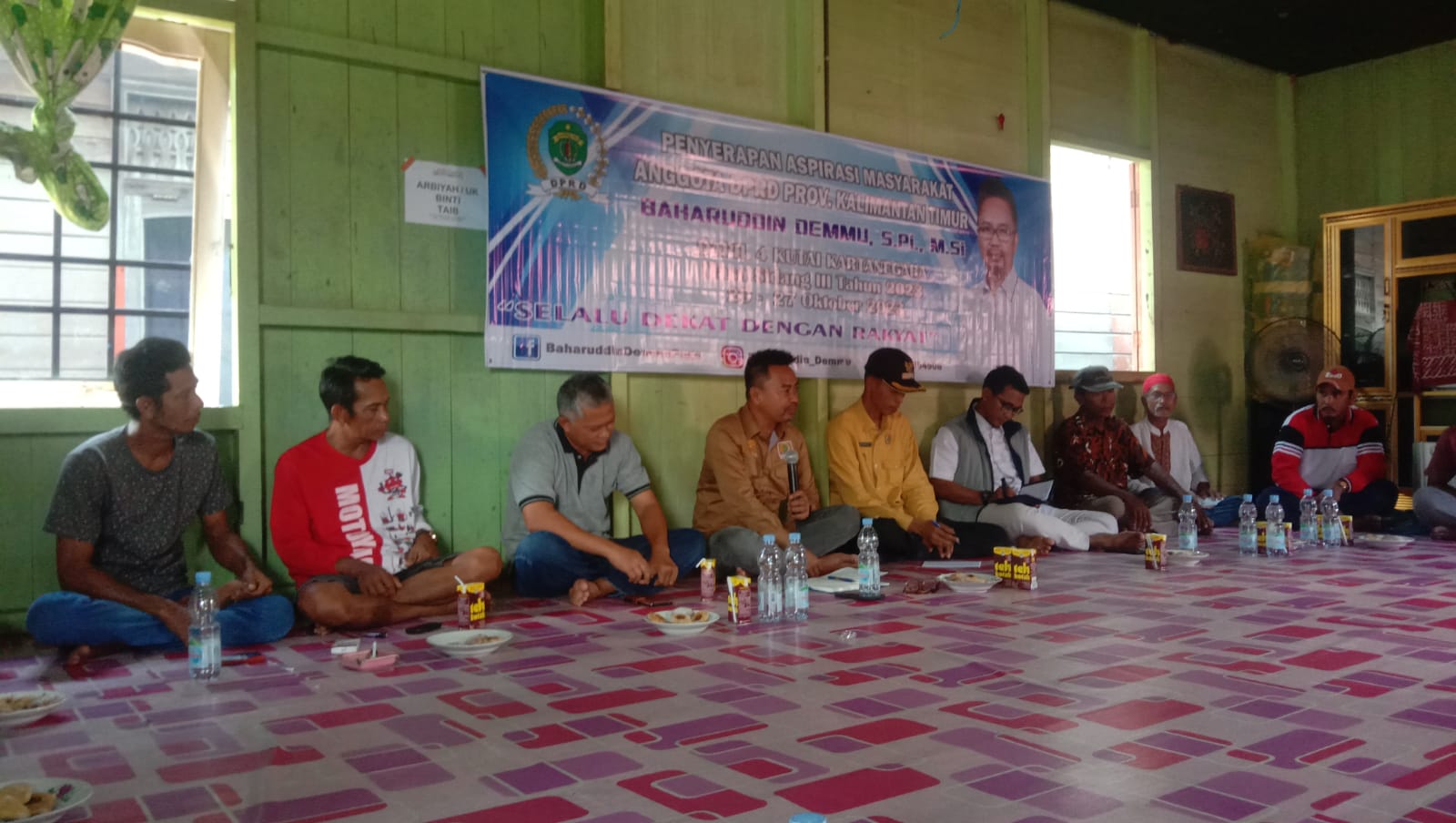 Foto : Baharuddin Demmu Anggota DPRD Kaltim saat menyerap aspirasi di Desa Muara Kaman Ulu (Mujahid/Mediaetam.com)