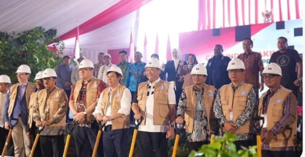 Groundbreaking pabrik bahan peledak di Samboja (Foto Adpim Pemprov Kaltim)