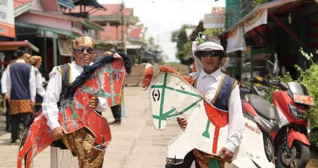 tarian kuda gepang asal Muara Muntai Kutai Kartanegara yang diusulkan jadi warisan tidak benda. (Foto istimewa)