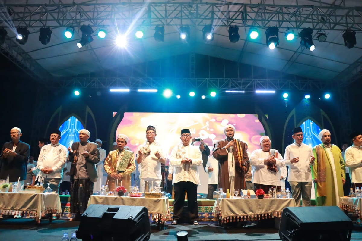 Foto : Wakil Ketua DPRD Kalim Sigit Wibowo hadiri kegiatan Kaltim Bershalawat ke-XI (dok.dprd kaltim)
