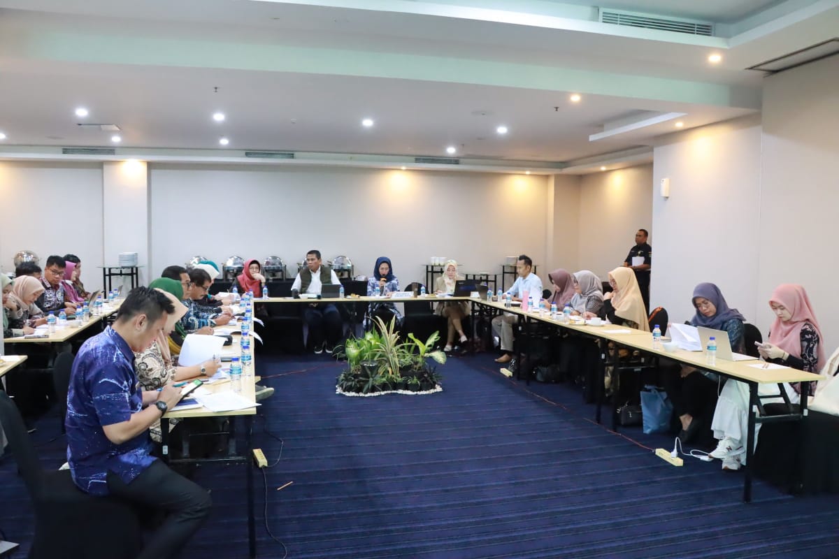 Foto: Komisi IV DPRD Kaltim bersama dengan sejumlah OPD saat membahas Ranperda Tentang Perubahan Perda Provinsi Kalimantan Timur Nomor 02 Tahun 2016 (Dok.dprd Kaltim)