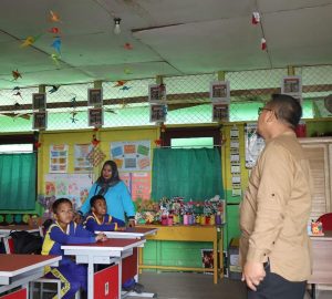Komisi IV DPRD Kutai Kartanegara menggelar sidak. Mereka menyambangi Sekolah Dasar Negeri (SDN) 008 Desa Salo Pelai, Kecamatan Muara Badak. (ist)