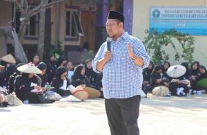 Sebagai alumni Magister Administrasi Publik (MAP) Universitas Kutai Kartanegara (Unikarta), Abdul Rasid yang juga Ketua DPRD Kukar diminta untuk mengikuti assesmen lapangan yang dilakukan BAN-PT.