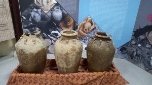 Tajau-tajau yang ditemukan di Situs Gunung Selendang, Sangasanga