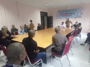 Berita 2 PENGARAHAN. Beginilah suasana peserta yang akan mengikuti program diklat “Kukar Siap Kerja” bidang keahlian Operator DT selama satu bulan di Samarinda. Selasa, (7/11).