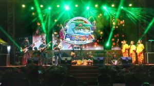 Festival Mahakam yang dilaksanakan setiap tahun di Kota Samarinda.