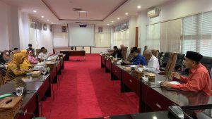 Foto: Komisi I DPRD Bontang menggelar rapat bersama di Ruang Rapat Lantai II, Sekretariat DPRD Bontang. Foto: Komisi I DPRD Bontang menggelar rapat bersama di Ruang Rapat Lantai II, Sekretariat DPRD Bontang.