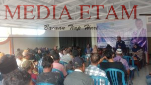 Foto : Agenda Soswasbang Oleh Baharuddin Demmu di Desa Muara Badak Ulu (Mujahid/Mediaetam.com)