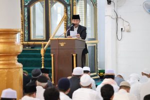 Sekda Sunggono saat salat Ied (Dok: Istimewa)