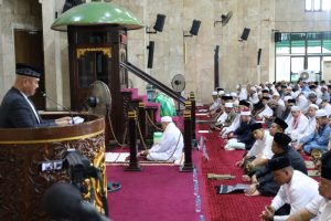 Bupati Edi Damansyah saat salat Ied (Dok: Istimewa)