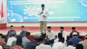 Bupati Edi Damansyah bersama lurah, kades, dan BPD se Kukar (Dok: Istimewa)