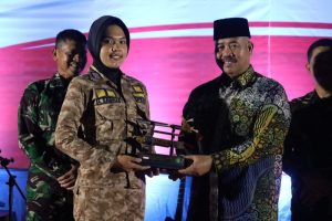 Bupati Kukar Sambut Peserta Latsitarda Nusantara ke-44 dengan Tarian Dayak