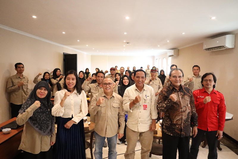 Foto Bersama Usai Peresmian Acara Pelatihan Sertifikasi SDM Internal yang Diadakan Dinas Perkim