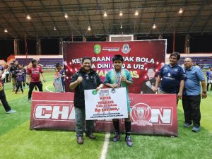 Dokumentasi SSB Tunas Muda Loa Kulu Saat Memenangkan 2 Piala Sekaligus di Bupati Cup Kukar 2024