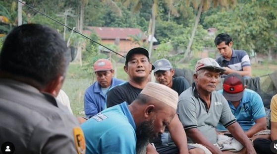 Kapolres Kukar Tinjau Kolam Pembibitan Ikan Desa Ponoragan Untuk Dukung Program Ketahanan Pangan