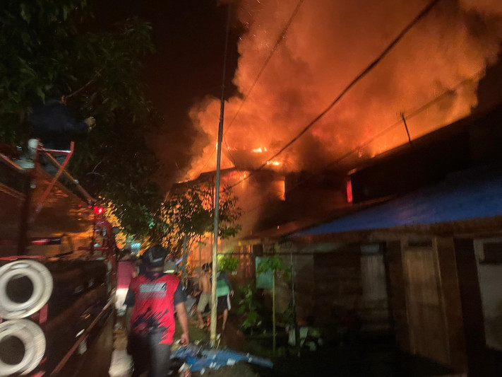 Kebakaran 6 rumah di sebulu ilir, (Damkar Kukar For Mediaetam)