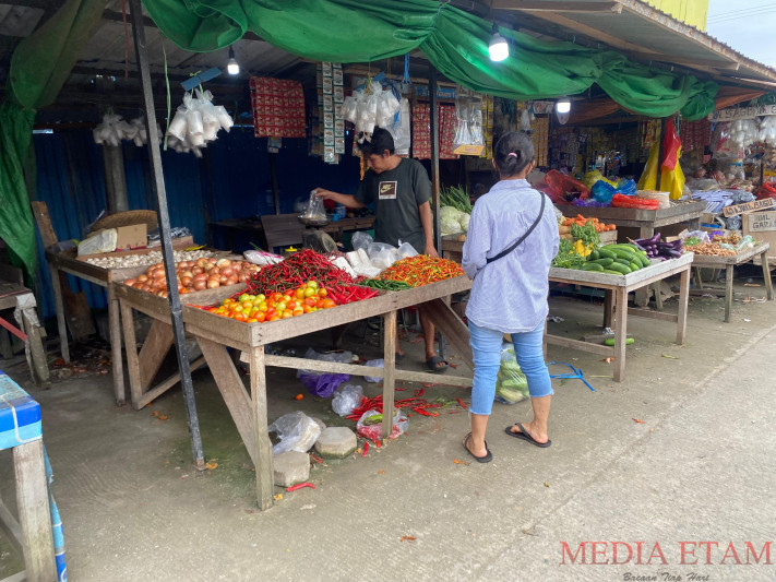 Cabai di Pasar Mangkurawang (Dilla)