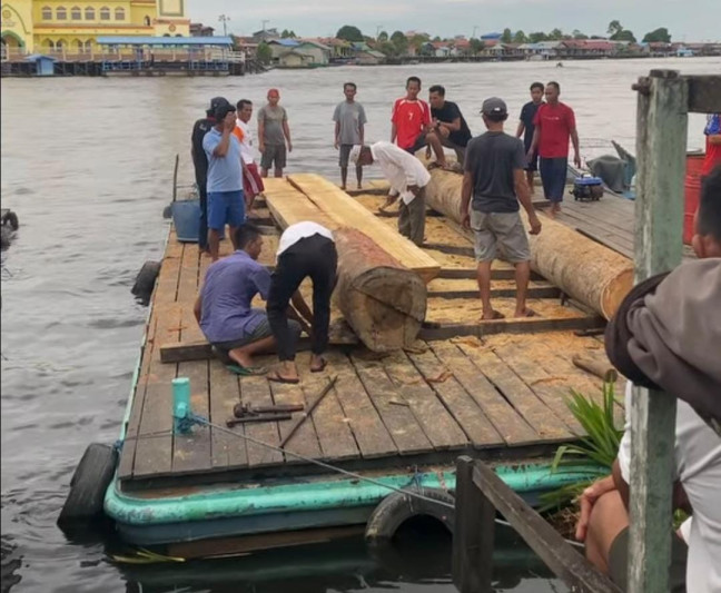 Laduman yang di gunakan desa jantur kecamatan Muara Muntai sebagai penanda waktu berbuka puasa (Doc.Facebook)