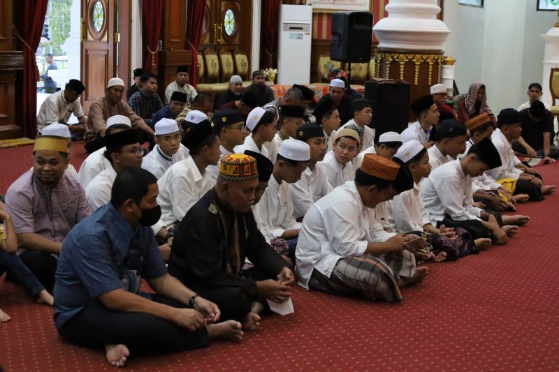 Bupati Kukar dan Sultan Kutai Kartanegara Buka Bersama