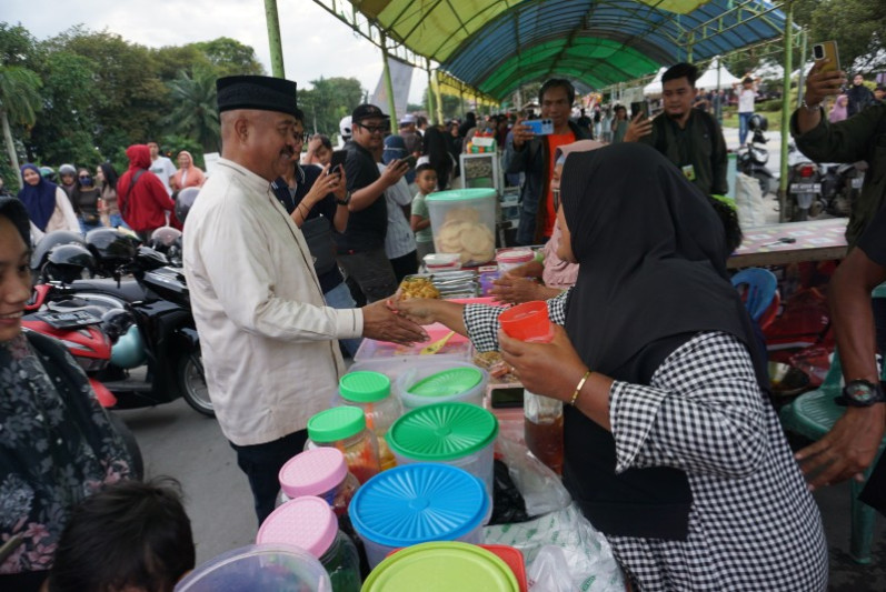 Bupati Resmi Membuka Lorong Pasar Ramadhan Tenggarong