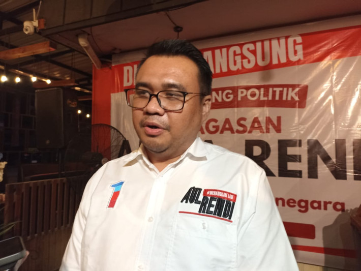 Teks Foto: Aulia Rahman Basri saat menggelar forum diskusi dengan para pemuda (DILLA)