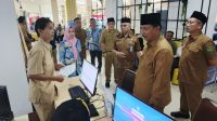Sunggono Lakukan Sidak di MPP Kukar, Pastikan Pelayanan Publik Tetap Optimal Sunggono Lakukan Sidak di MPP Kukar, Pastikan Pelayanan Publik Tetap Optimal