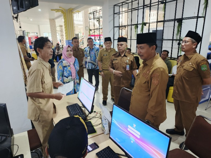 Sunggono Lakukan Sidak di MPP Kukar, Pastikan Pelayanan Publik Tetap Optimal