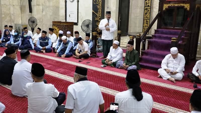 Bupati Edi Damansyah Lepaskan Jamaah Haji Kloter 3 Kutai Kartanegara 2025 di Masjid Agung Tenggarong