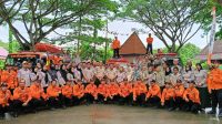 Kepala Pelaksana BPBD Kukar, Setianto Aji Nugroho beserta para jajaran pegawai BPBD bertempat di halaman kantor BPBD Tenggarong Seberang (DILLA) Kepala Pelaksana BPBD Kukar, Setianto Aji Nugroho beserta para jajaran pegawai BPBD bertempat di halaman kantor BPBD Tenggarong Seberang (DILLA)