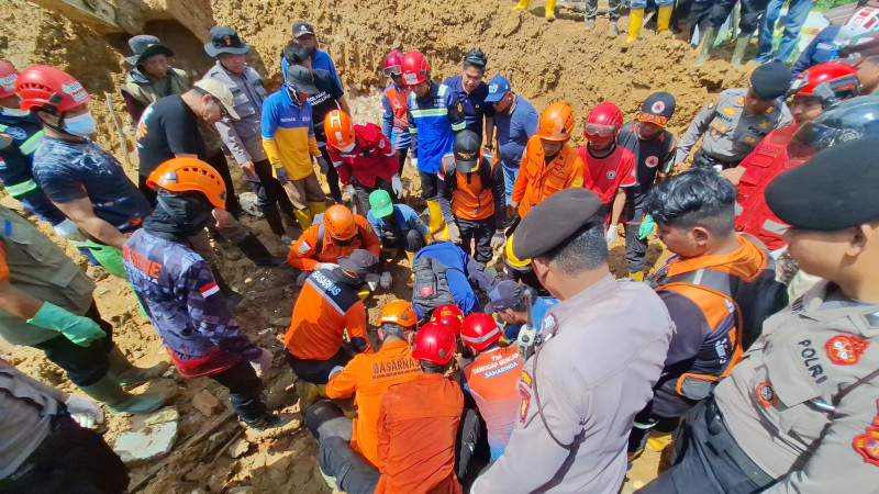 tim SAR saat mencari korban (Humas Basarnas)