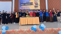 Teks Foto : Ikatan Mahasiswa Muara Badak (IMABA) merayakan hari jadinya yang ke-8 di Gedung BPU Kecamatan Muara Badak Yang turut dihadiri oleh Camat Muara Badak (Doc. IMABA)