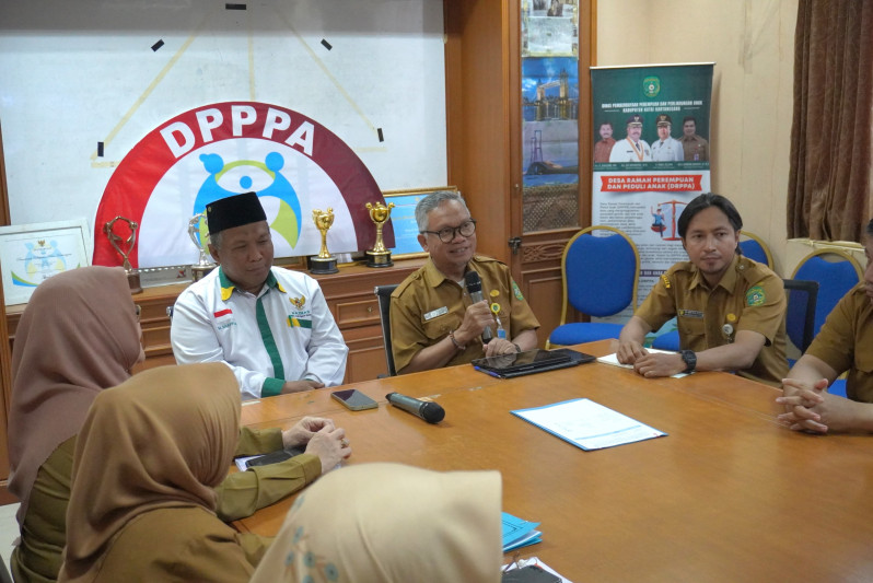 Penandatanganan kerjasama antar BAZNAS Kukar dan DP3A Kukar (Doc. Hero Suprayetno)