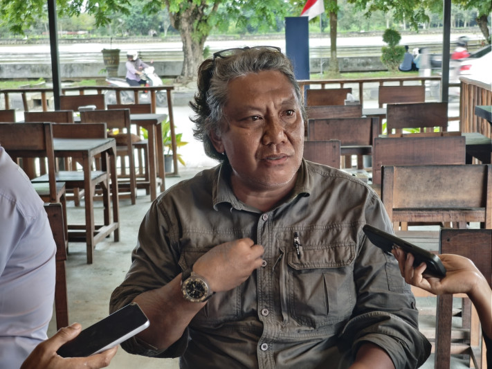 Kades Jembayan, Erwin (DILLA)