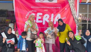 Para pemilik dan anabulnya, pamerkan hadiah lomba (dilla)