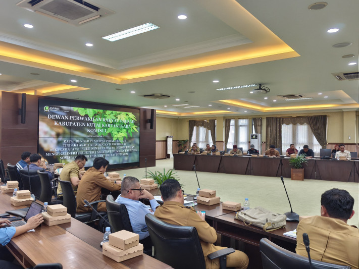 RDP terkait tindak lanjut atas aduan masyarakat di Kecamatan Sebulu dan Kecamatan Muara Kaman mengenai infrastruktur fasilitas umum dan fasilitas sosial dan fasilitas yang belum memadai (DILLA)