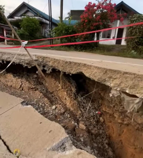 Kondisi Jalan poros di Desa Margahayu Jonggon A (Tangkapan Layar)